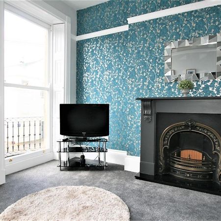 Central Serviced Apartments By Roomsbooked Cheltenham Extérieur photo