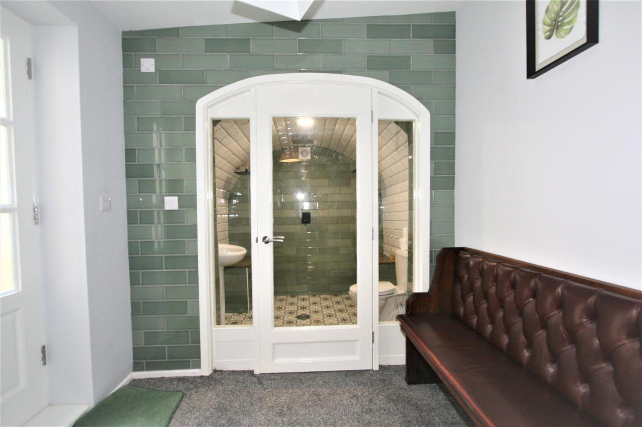 Central Serviced Apartments By Roomsbooked Cheltenham Extérieur photo