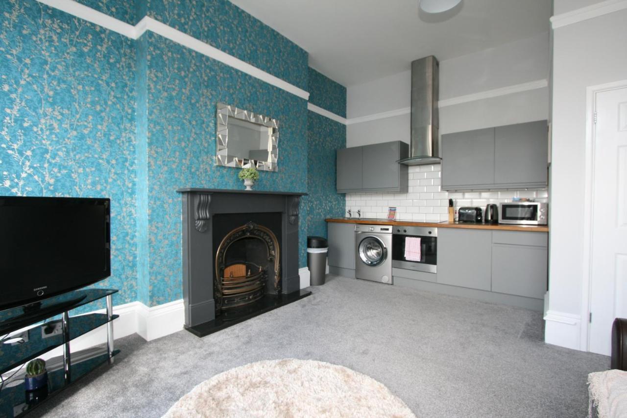 Central Serviced Apartments By Roomsbooked Cheltenham Extérieur photo
