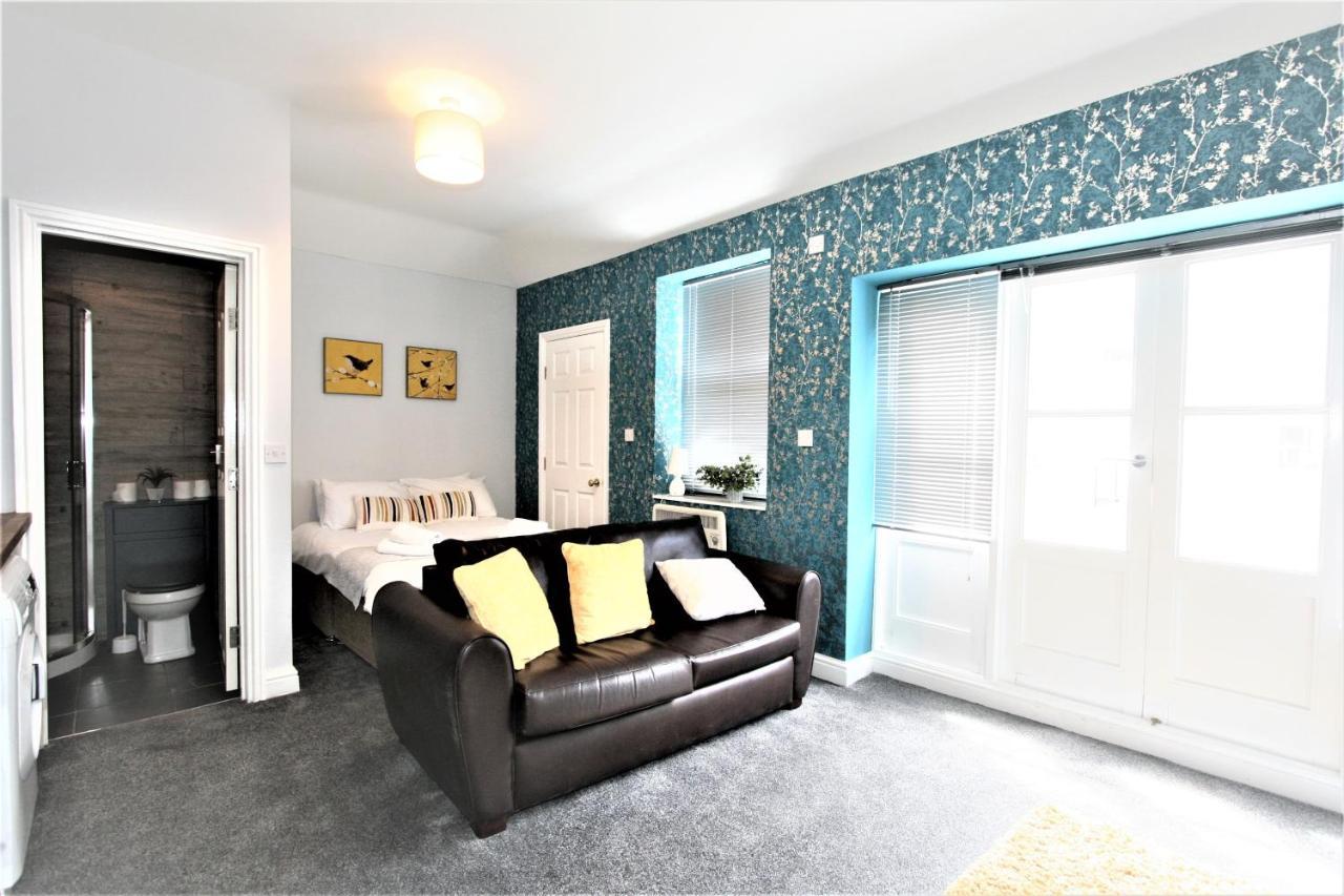 Central Serviced Apartments By Roomsbooked Cheltenham Extérieur photo
