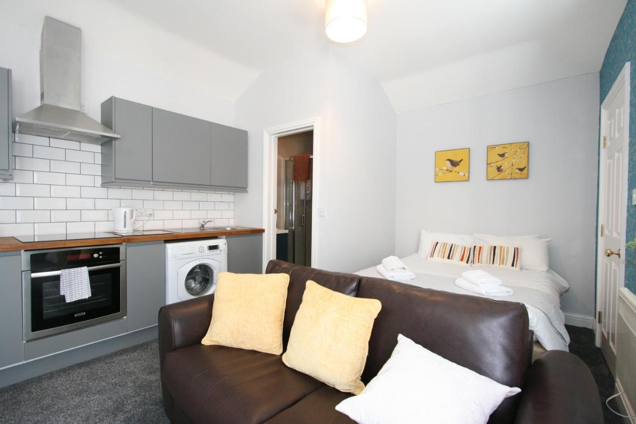 Central Serviced Apartments By Roomsbooked Cheltenham Extérieur photo