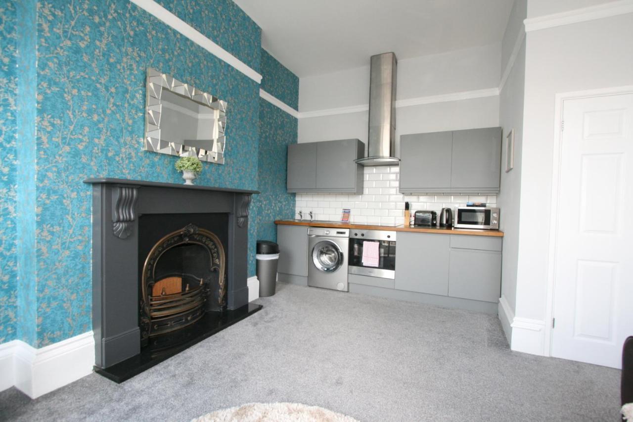 Central Serviced Apartments By Roomsbooked Cheltenham Extérieur photo