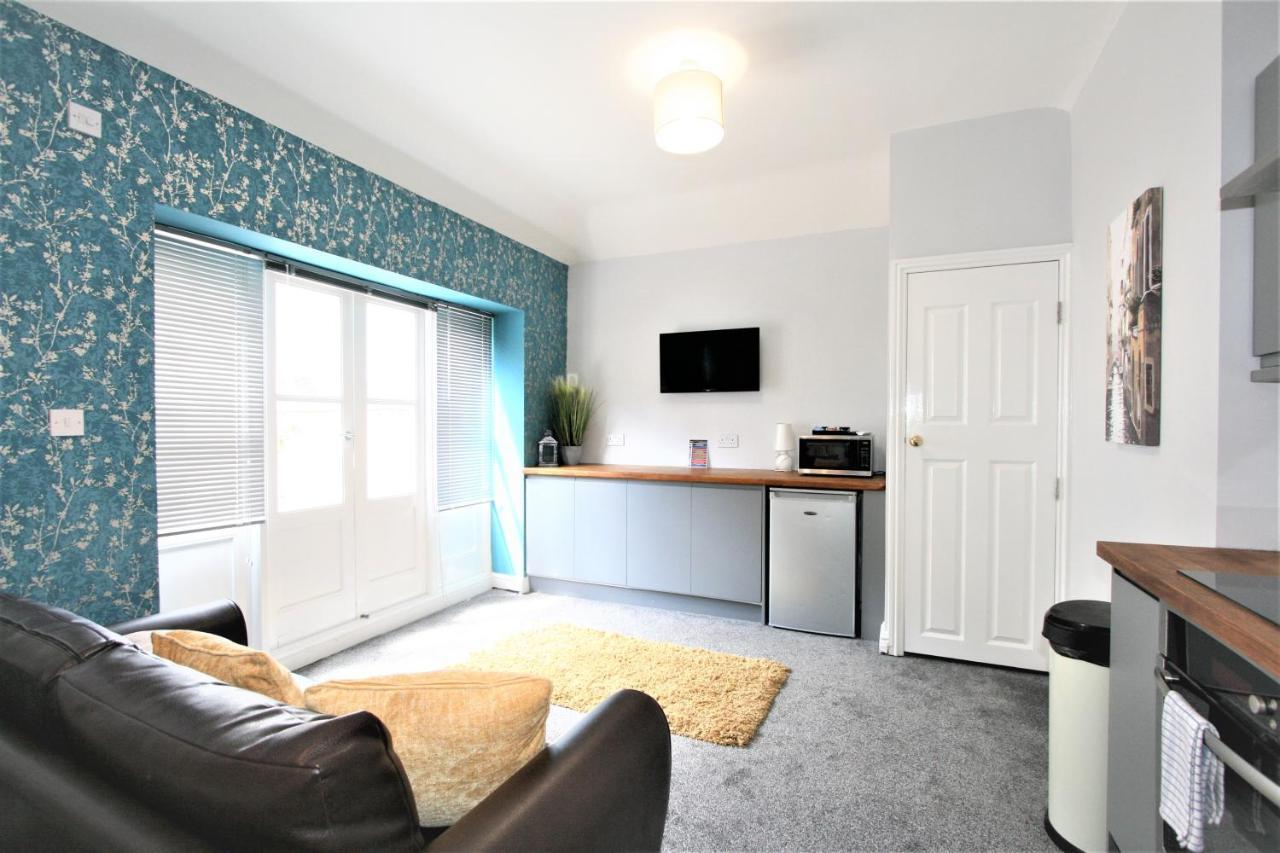 Central Serviced Apartments By Roomsbooked Cheltenham Extérieur photo