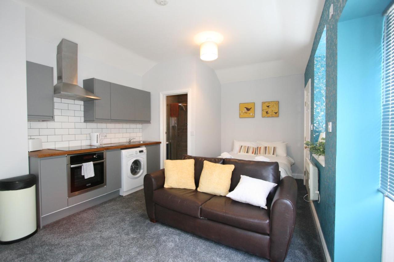 Central Serviced Apartments By Roomsbooked Cheltenham Extérieur photo